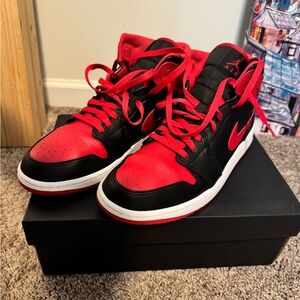 Air Jordan 1 Mid